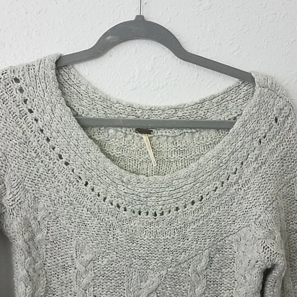 𝅺free people S/P gray cable knit sweater 3/4 Sleeve
